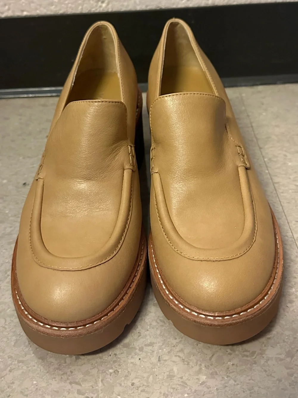 Vince Rowe Platform Leather Loafer Size 7.5 Lug Sole Chunky Shoes Natural Tan